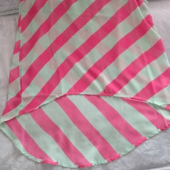 Sheer Sleeveless Top - Picture 3 of 6